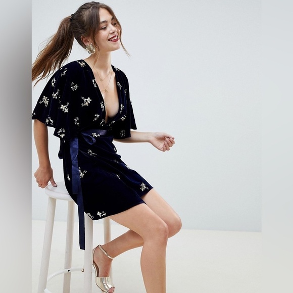 ASOS Petite Floral Beading Wrap Low Cut Velvet Mini Dress NWT Sz. 4 - Picture 8 of 13
